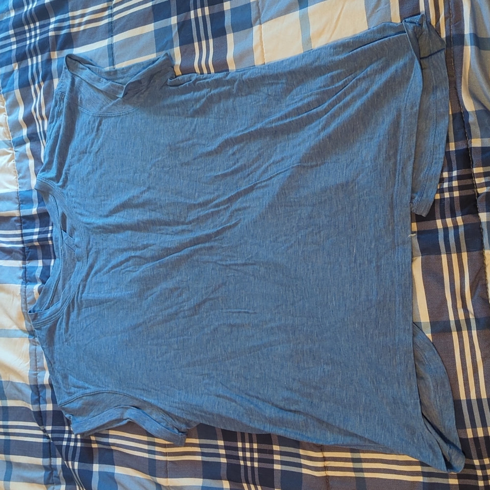 Lululemon Athletic Shirt Open back Size Large